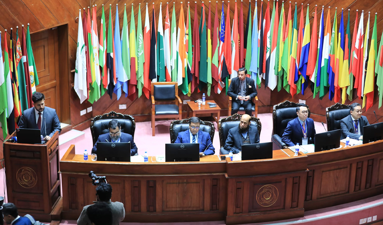 Pakistan Telecommunication Authority (PTA) Chairman Major General (R) Hafeez Ur Rehman (center sitting) attends the inaugural session of a two-day international workshop on "Cybersecurity Landscape in OIC Countries: Issues and Prospects" in Islamabad, Pakistan, on December 17, 2024. (COMSTECH)