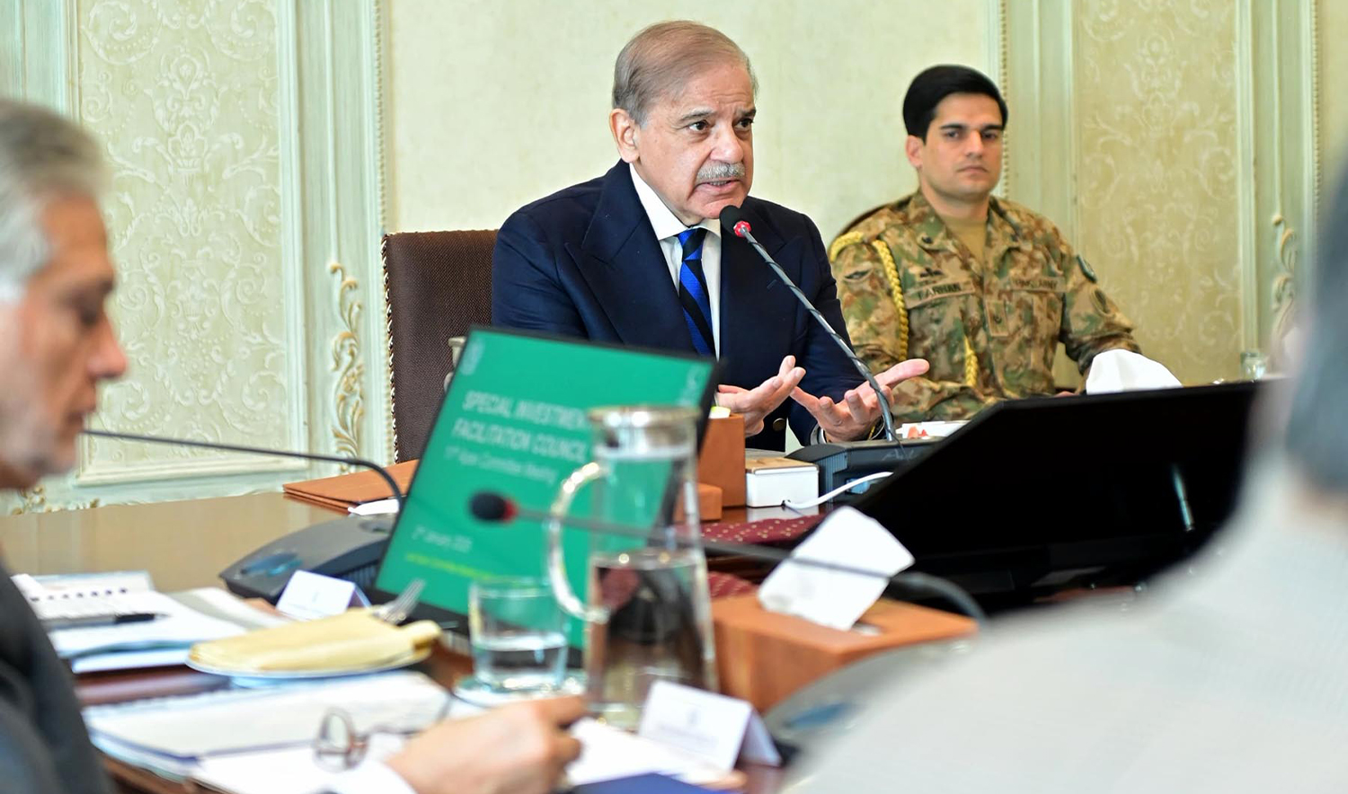 Pakistan Prime Minister Shehbaz Sharif chairs a meeting in Islamabad, Pakistan on January 2, 2025. (PID/File)