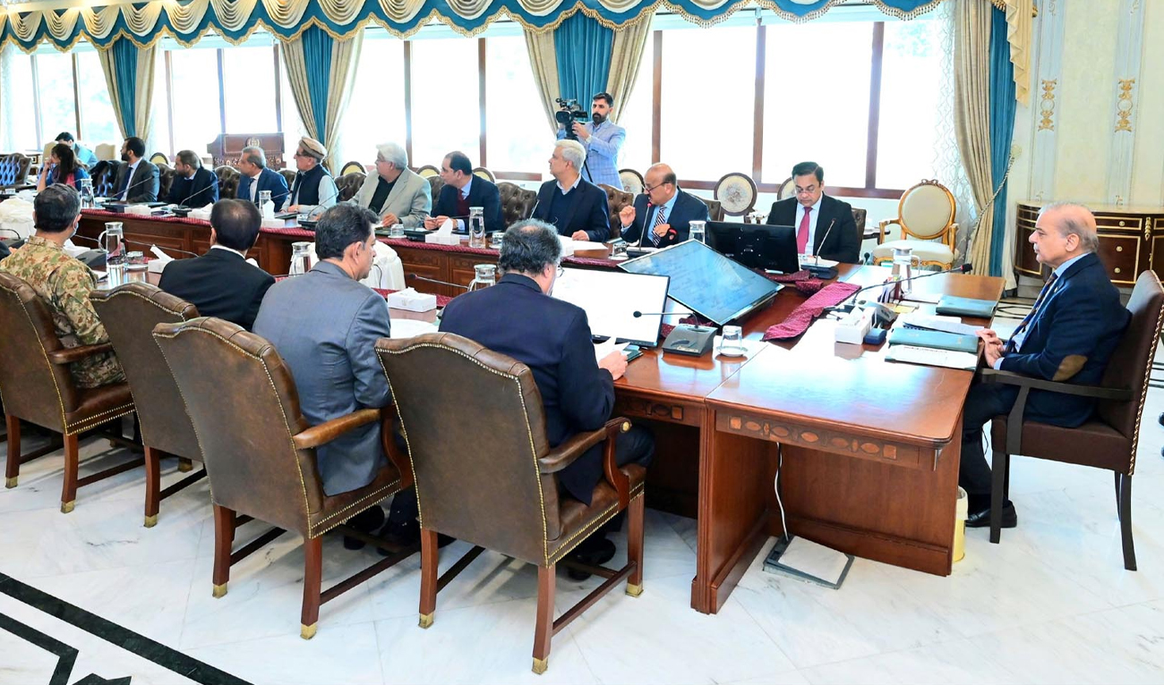 Pakistan Prime Minister Shehbaz Sharif chairs a meeting to review transit cargo and tracking system, in Islamabad on January 17, 2025. (PID)