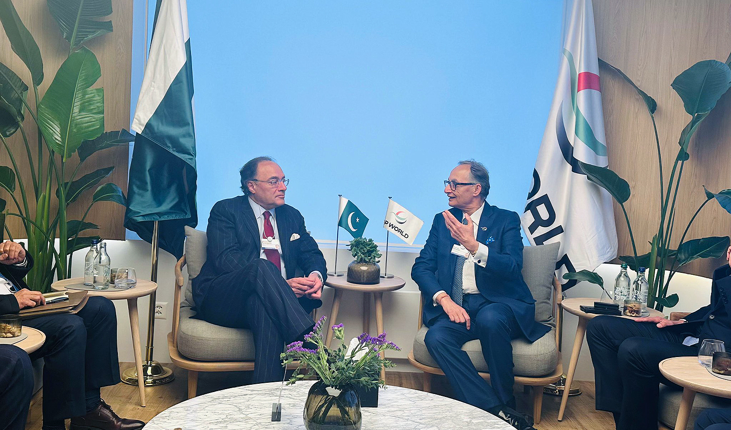 Pakistan's Finance Minister, Muhammad Aurangzeb (left), holds a meeting with Deputy CEO & CFO of DP World, Yuvraj Narayan (right) in Davos, Switzerland, on January 22, 2025. (Finance Ministry)