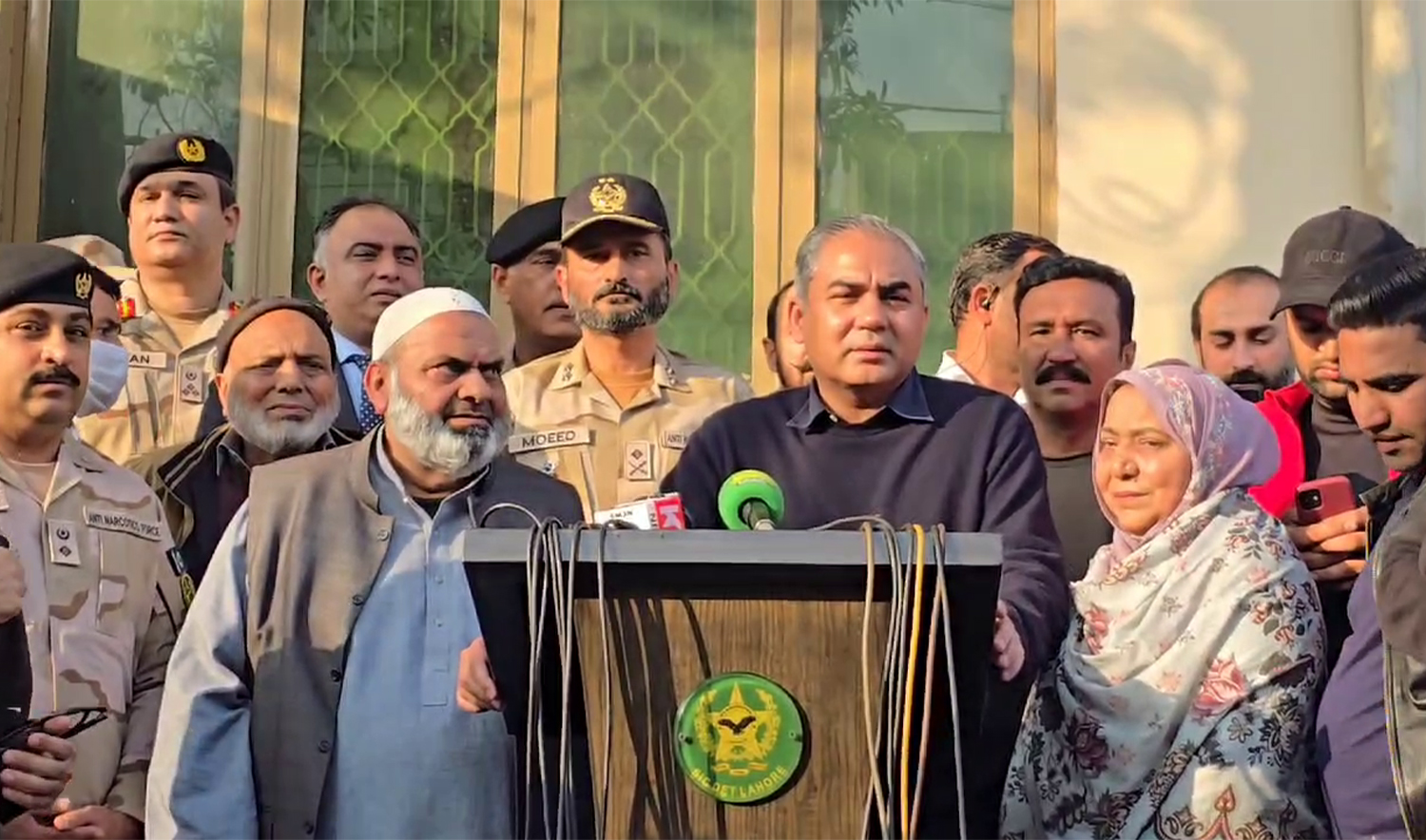 Pakistan’s Interior Minister Mohsin Naqvi (center) addresses media along with the affected family in Lahore, Pakistan, on Februrary 2, 2025. (Pakistan interior ministry)
