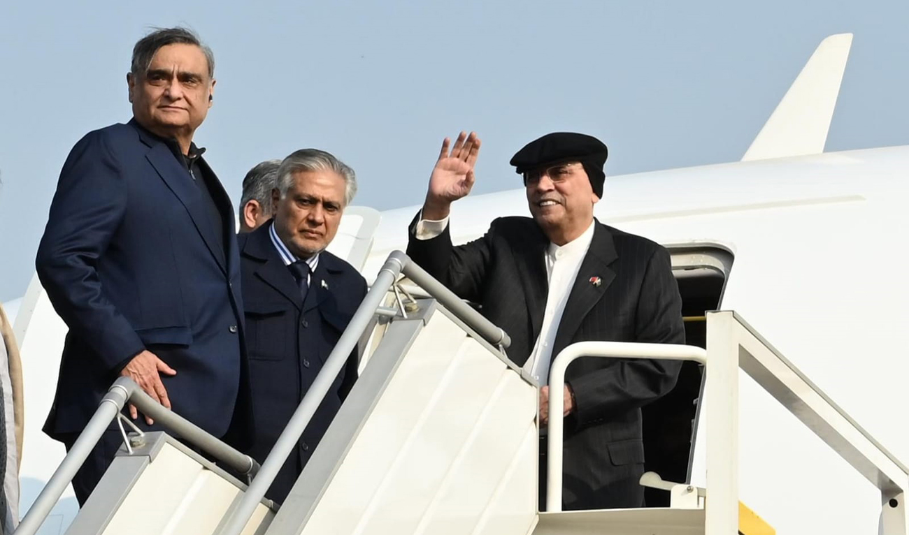 Pakistan’s President Asif Ali Zardari (right) waves his hand as he leaves for Beijing on a five-day state visit to China, at the Nur Khan Airbase in Rawalpindi, Pakistan, on February 4, 2025. (PID)