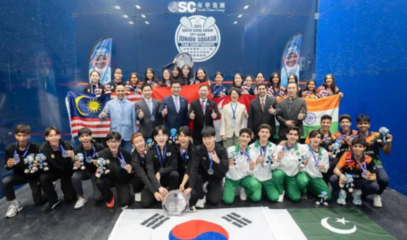 A group photo of participants at the 22nd Asian Junior Squash Team Championships held in Hong Kong. (Radio Pakistan)
