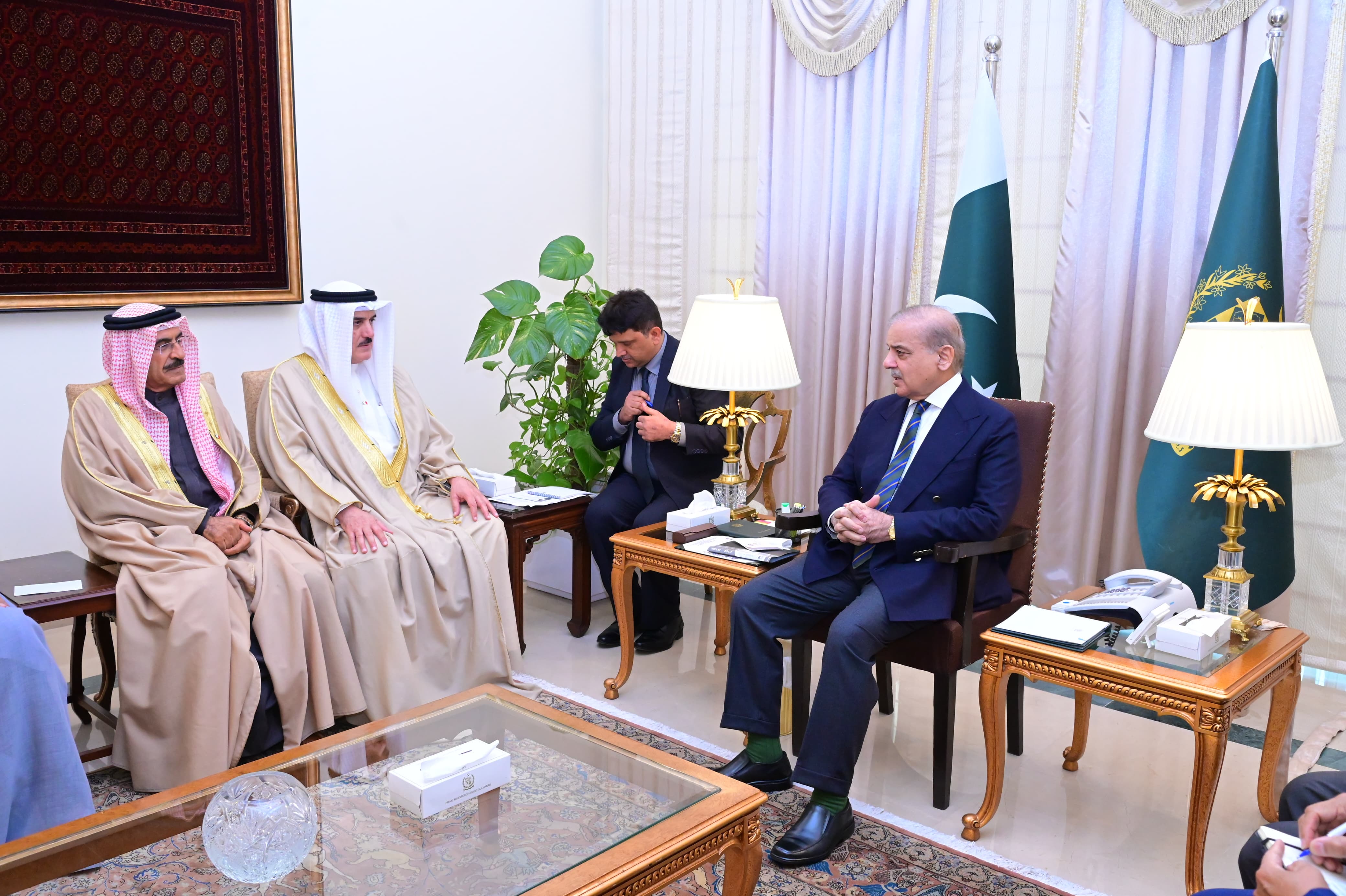 Speaker of the Council of Representatives of Bahrain, Ahmed bin Salman Al-Musallam (second from right), calls on Pakistan Prime Minister Shehbaz Sharif in Islamabad on February 19, 2025. (PID)