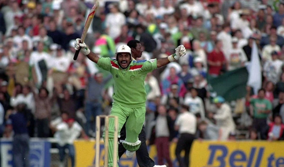 Pakistan’s Javed Miandad celebrates the semifinal win against New Zealand in a World Cup semifinal, in Auckland, New Zealand, on March 21, 1992. (Photo Courtesy: ESPNcricinfo/File)