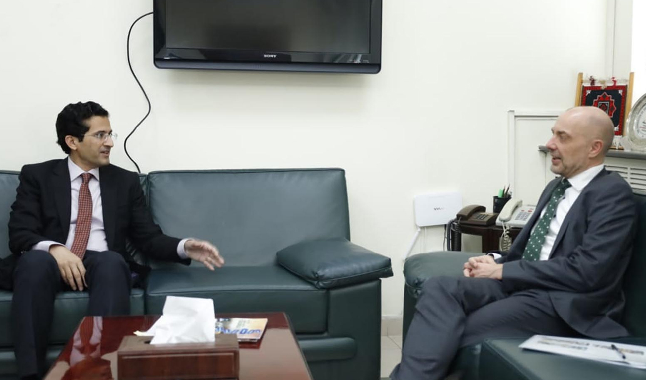 Federal Petroleum Minister Ali Pervaiz Malik meets Danish Ambassador to Pakistan Jakob Linulf (right) in Islamabad on March 28, 2025. (PID)