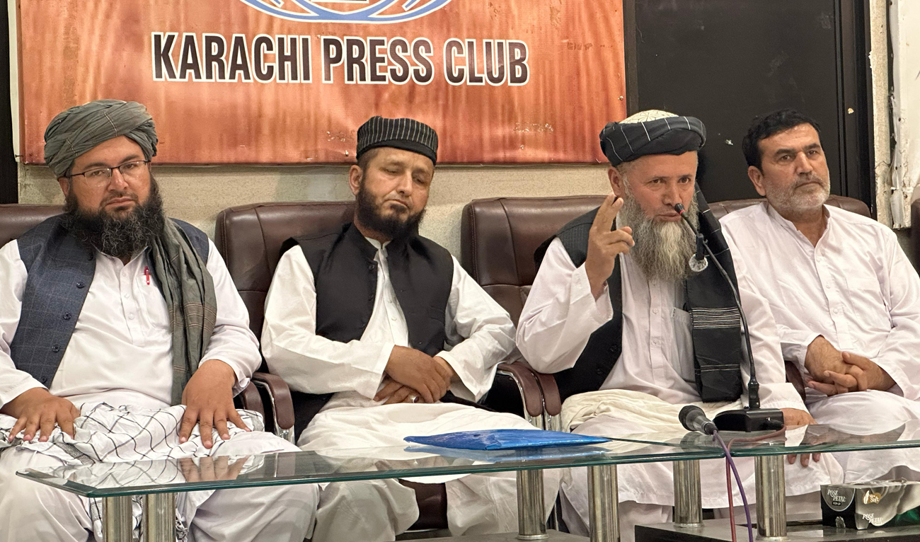 Haji Abdullah Shah Bukhari, chairman of the Afghan refugee community in Sindh, speaks during a press conference in Karachi on March 29, 2025. (AN Photo)