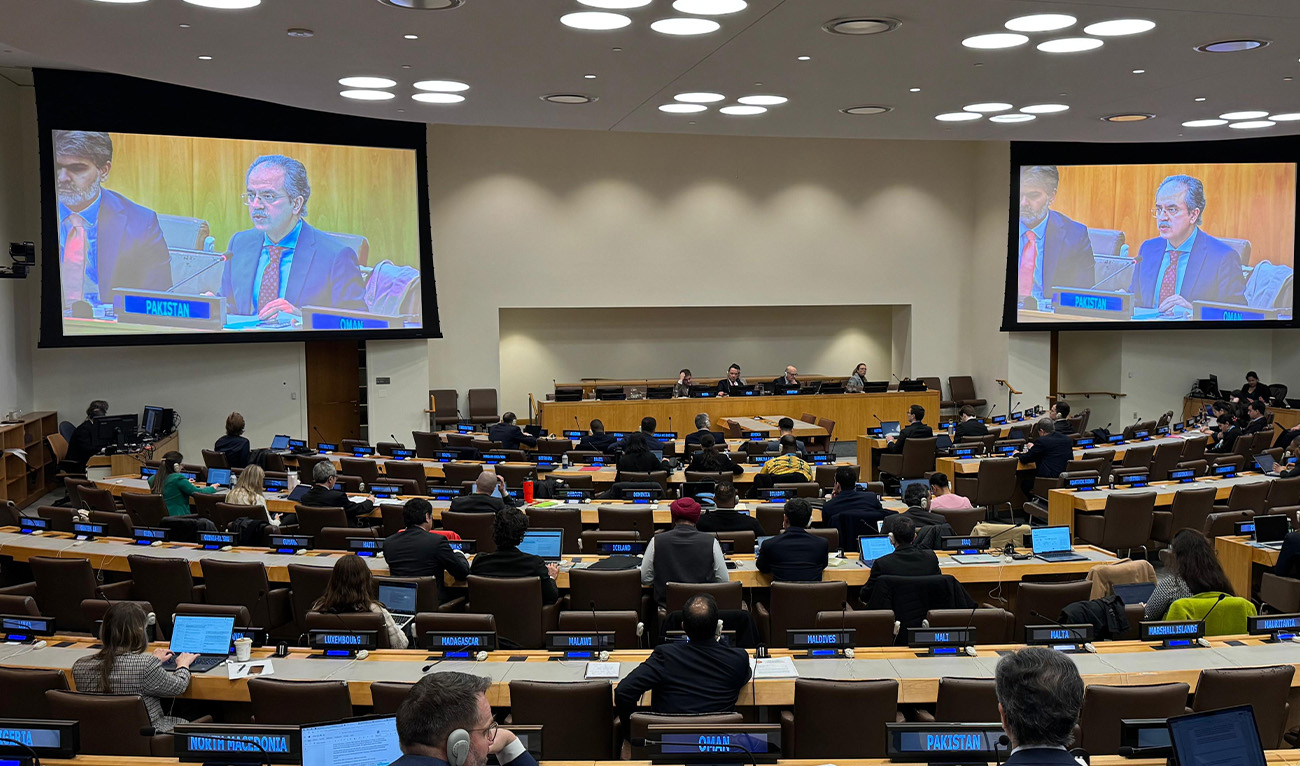 Pakistan’s Permanent Representative to the United Nations, Ambassador Asim Iftikhar Ahmad (on screens), addresses General Debate of the UN Disarmament Commission’s 2025 session in New York, US, on April 8, 2025. (@PakistanUN_NY/X)
