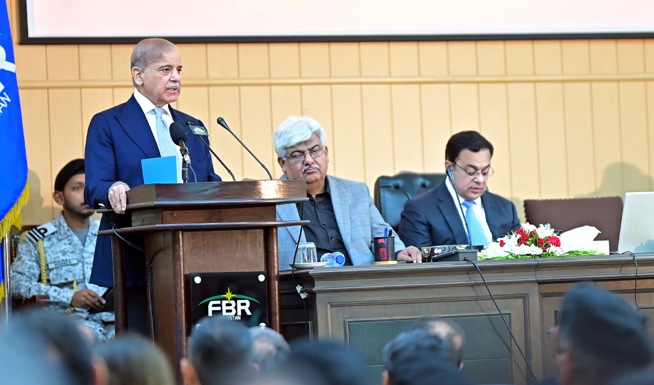 Pakistan Prime Minister Shehbaz Sharif addresses the launching ceremony of Performance Management System of the Federal Board of Revenue (FBR) in Islamabad on April 18, 2025. (APP)