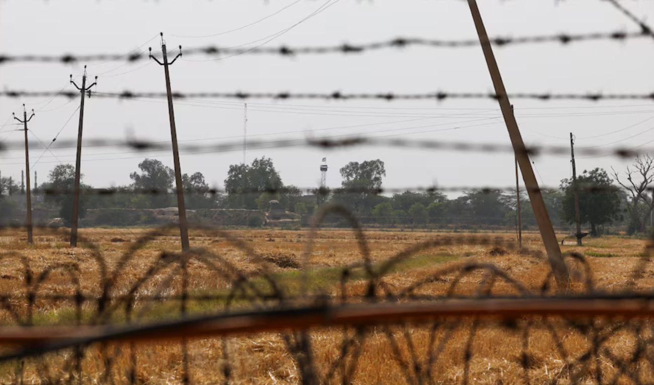 A Pakistan flag is seen on Pakistan Rangers' Post near the Attari-Wagah border crossing near Amritsar, India on April 26, 2025. (REUTERS)