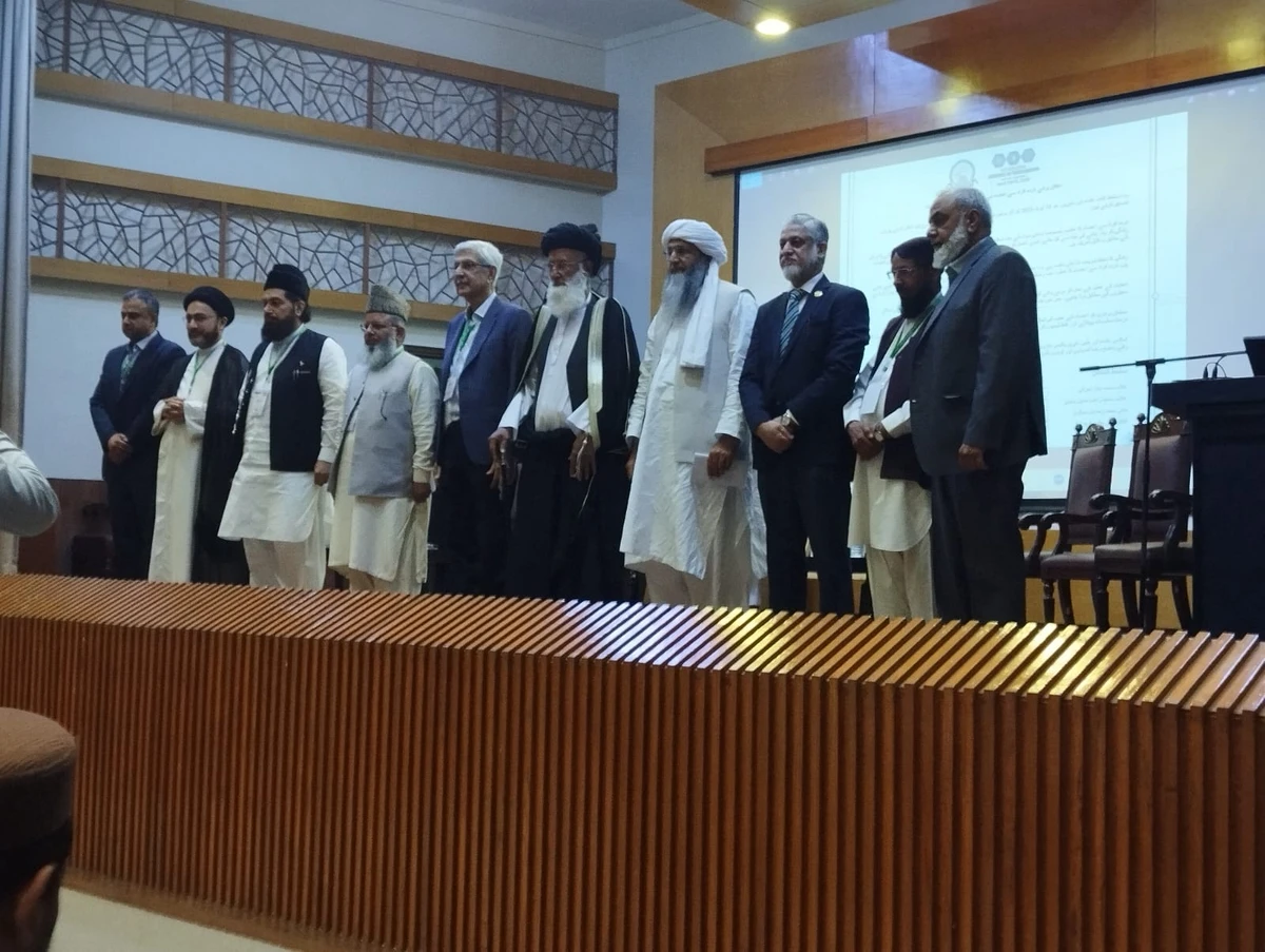 Religious scholars and medical experts pose for a group photo at an event organized by Dow University of Health Sciences in Karachi, Pakistan, on April 10, 2025. (Photos Courtesy: DOW University of Health Sciences)