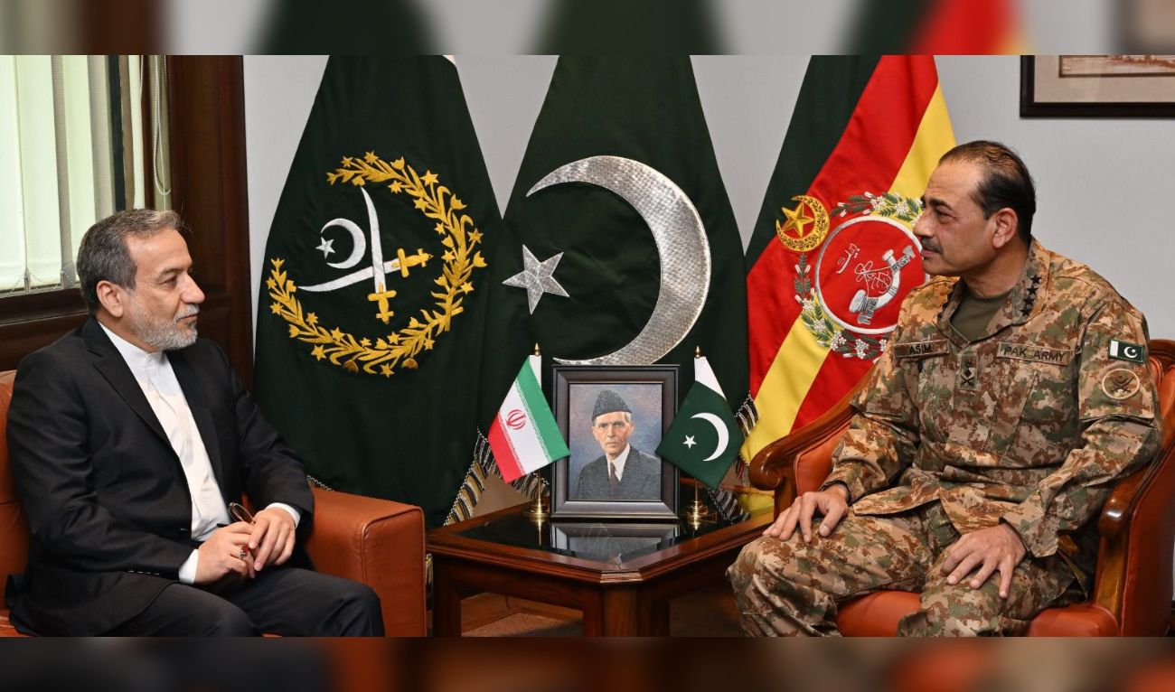 Army Chief General Syed Asim Munir (R) in a meeting with Iran’s Foreign Minister Seyyed Abbas Araghchi in Rawalpindi, on May 5, 2025. (Courtesy: Pakistan military’s media wing)