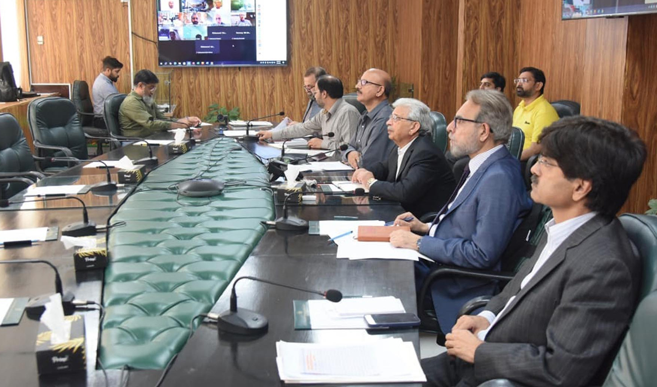 Pakistan’s Federal Minister for National Food Security and Research, Rana Tanveer Hussain (third right), chairs a high-level meeting on certified seed availability in the country, in Islamabad on May 6, 2025. (PID)