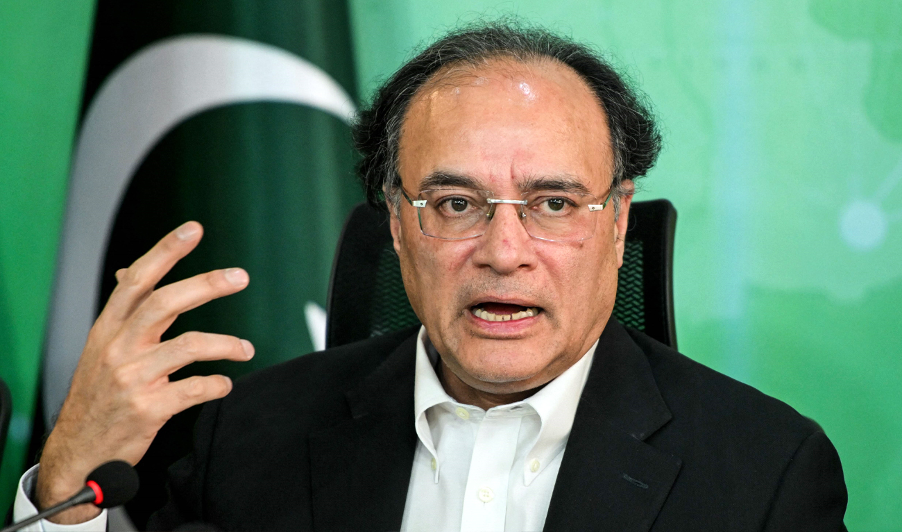 Pakistan’s Minister of Finance and Revenue, Muhammad Aurangzeb, addresses a press conference in Islamabad on April 5, 2025. (AFP/File)