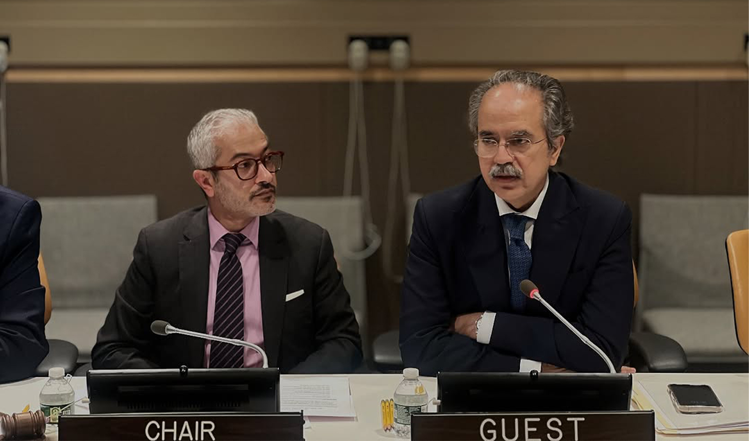 Pakistan’s top diplomat at the United Nations, Ambassador Asim Iftikhar Ahmad (right), briefs Ambassadors/Permanent Representatives of the Arab Group in New York, US, on May 19, 2025. (Permanent Mission of Pakistan to the UN)