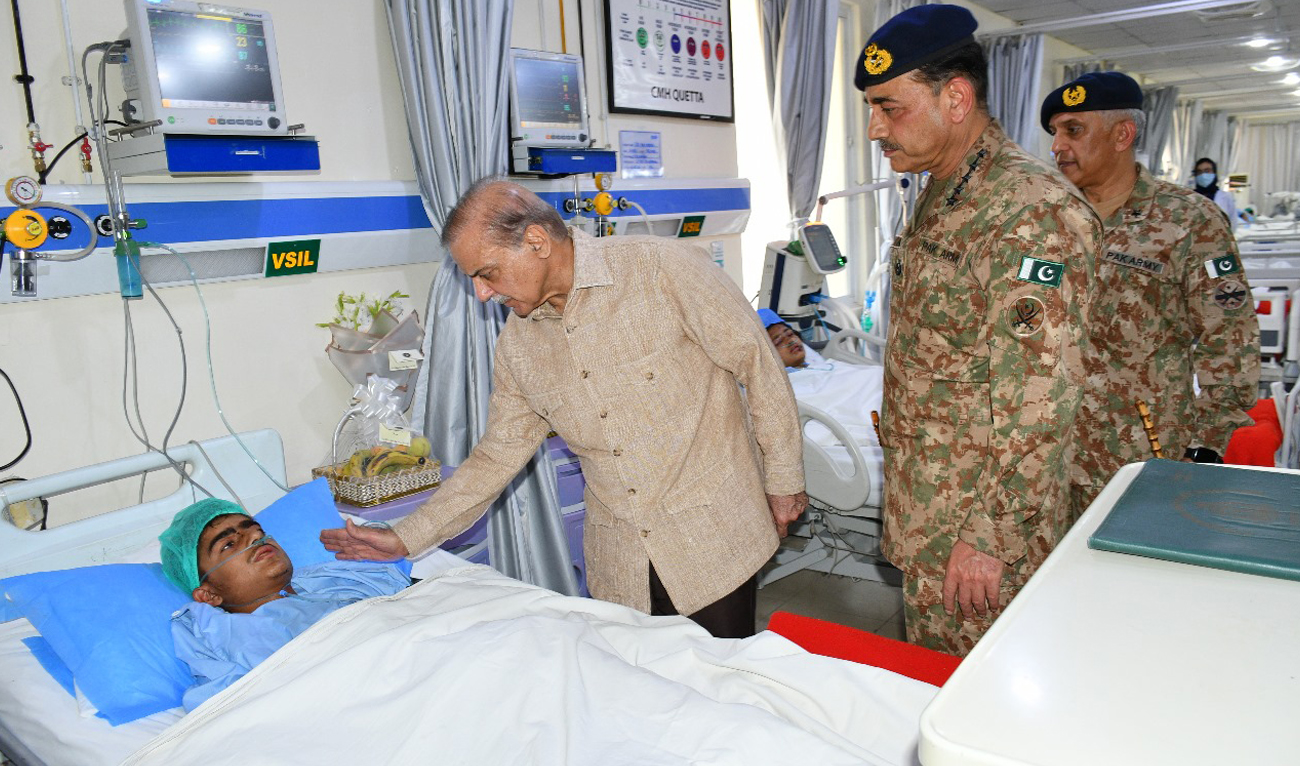Pakistan Prime Minister Shehbaz Sharif and Field Marshal Asim Munir visit survivors of the Khuzdar school bus attack, in Quetta on May 21, 2025. (Photo courtesy: Handout/PMO)