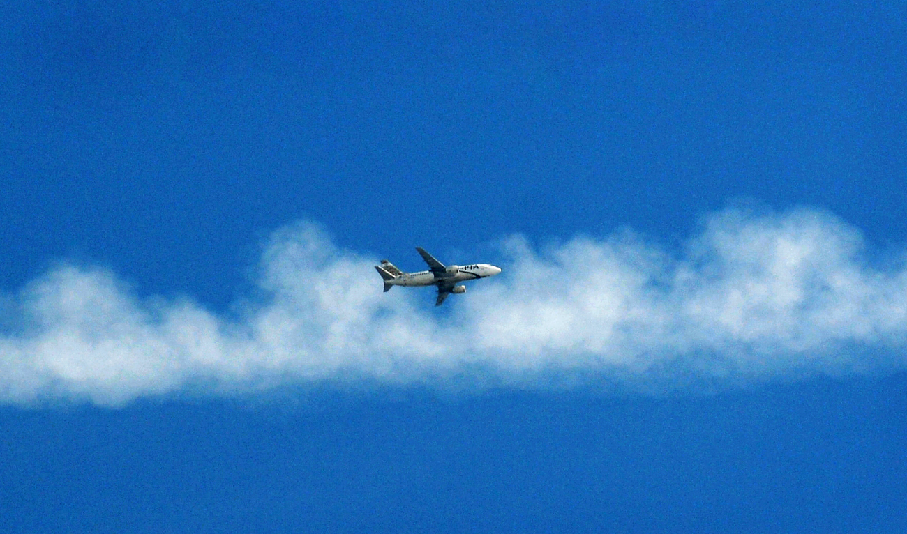 A Pakistani airplane flies over Islamabad on January 23, 2009. (AFP/ FILE)