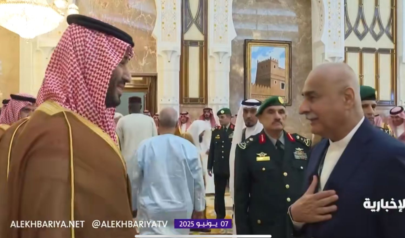 Pakistan’s National Assembly Speaker Sardar Ayaz Sadiq (R) meeting with Saudi Crown Prince Mohammed bin Salman on June 9, 2025, at a luncheon hosted for Muslim leaders visiting the Kingdom for Hajj. (Photo courtesy: @NAofPakistan/ X)