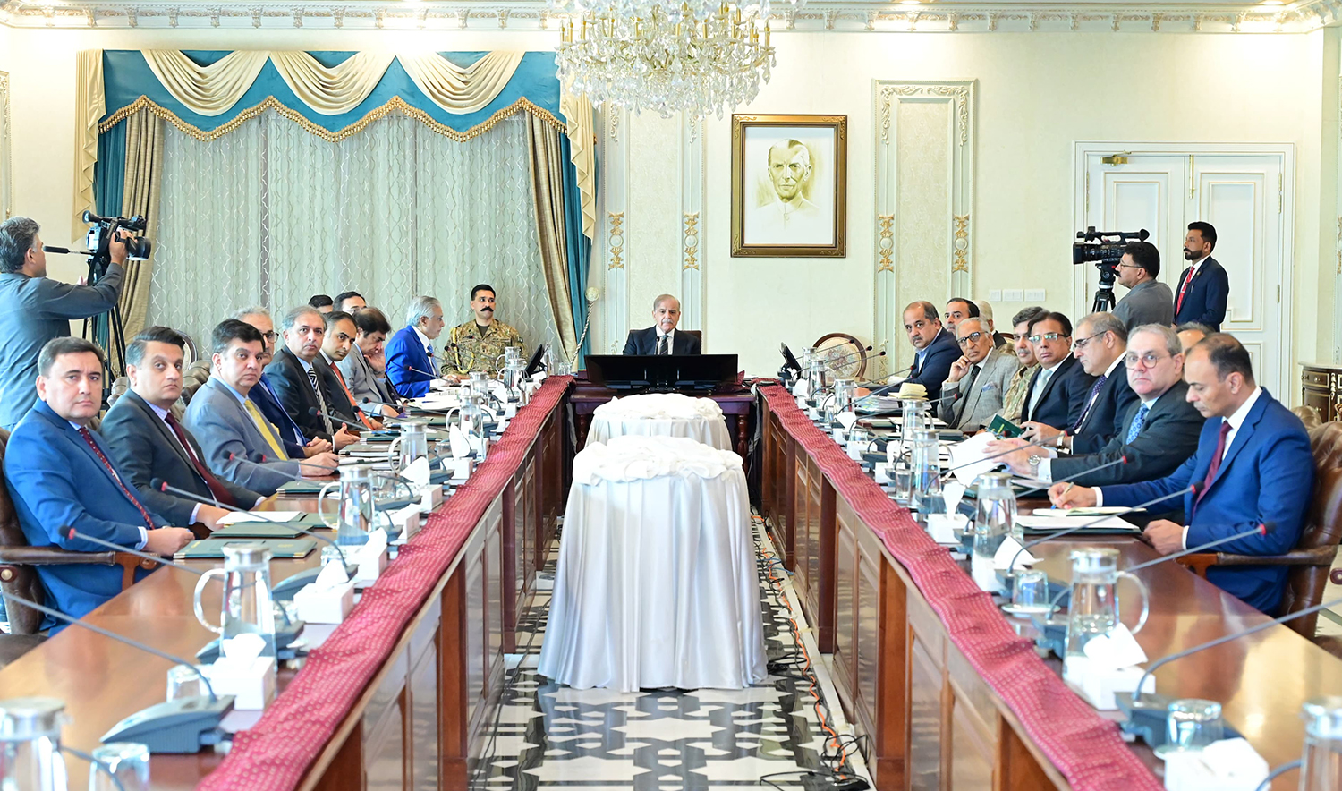 Pakistan Prime Minister Shehbaz Sharif (center) chairs a meeting regarding Pakistan Railways upgradation and linking Rekodiq with Railways network in Islamabad, Pakistan, on June 17, 2025. (PID)