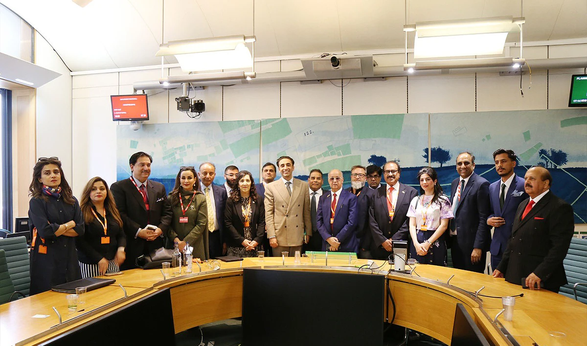 Pakistan's former Foreign Minister, Bilawal Bhutto Zardari (7L front row) pictured alongside country's parliamentary delegation and UK based Kashmiri leaders in a picture uploaded by the former foreign minister on June 11, 2025. (@BBhuttoZardari/ X)