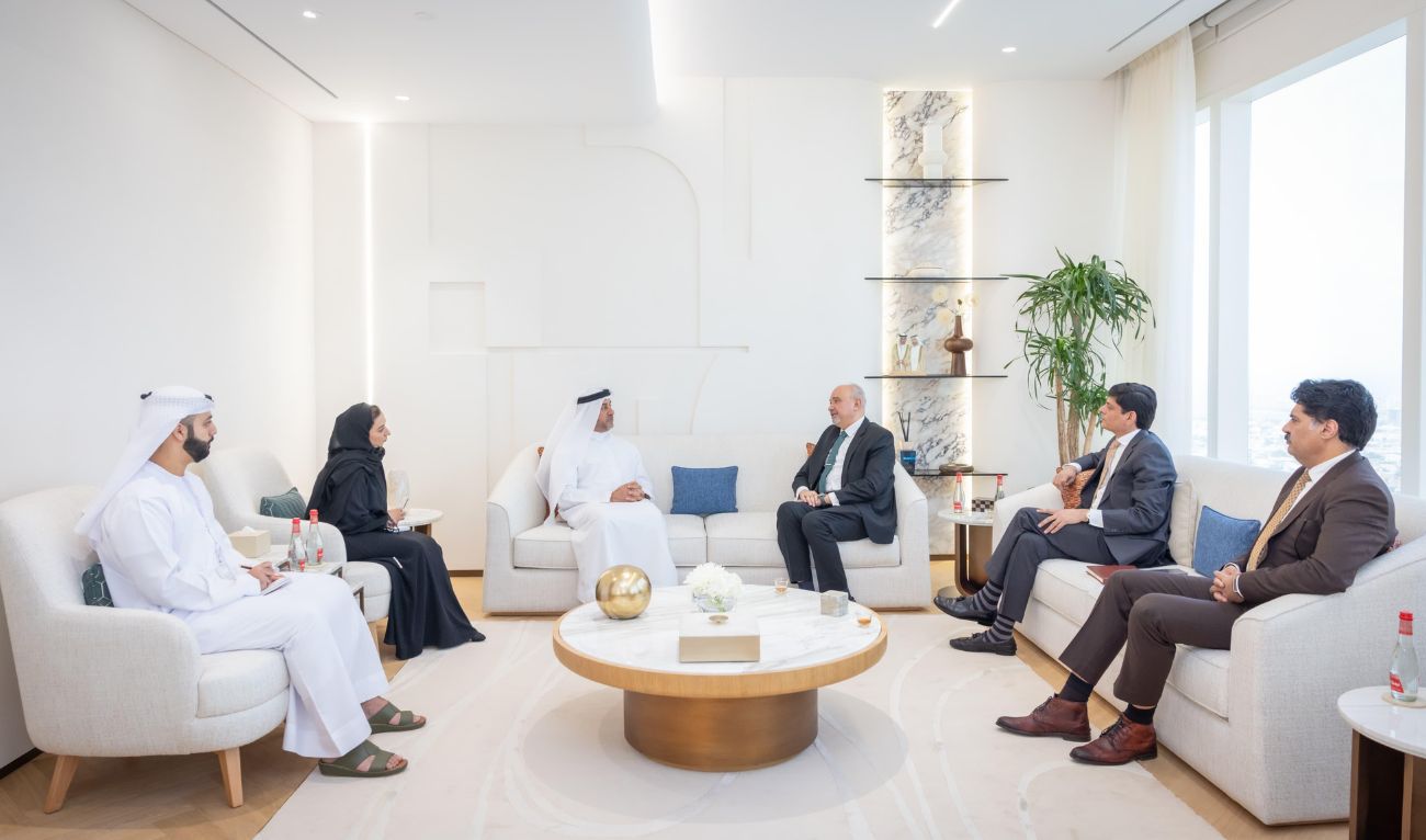 Pakistan’s Ambassador to the UAE, Faisal Niaz Tirmizi (3rd Right), meeting with Abdulla Nasser Lootah, UAE Deputy Minister of Cabinet Affairs for Competitiveness and Experience Exchange, in Dubai, UAE on July 7, 2025. (MoFA)