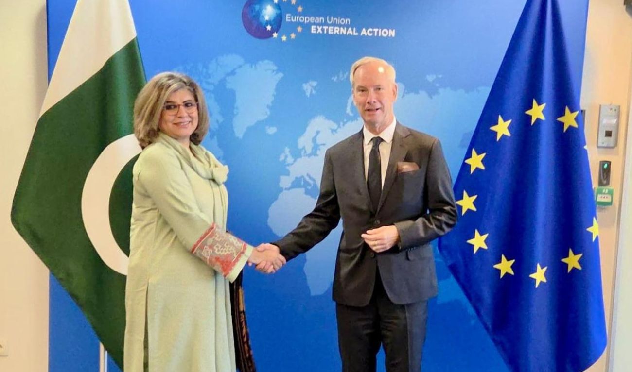 Olof Skoog (RIGHT), the deputy secretary general of the European External Action Service and Pakistan’s Foreign Secretary Amna Baloch shake hands in Islamabad, on July 17, 2025. (Foreign Office)