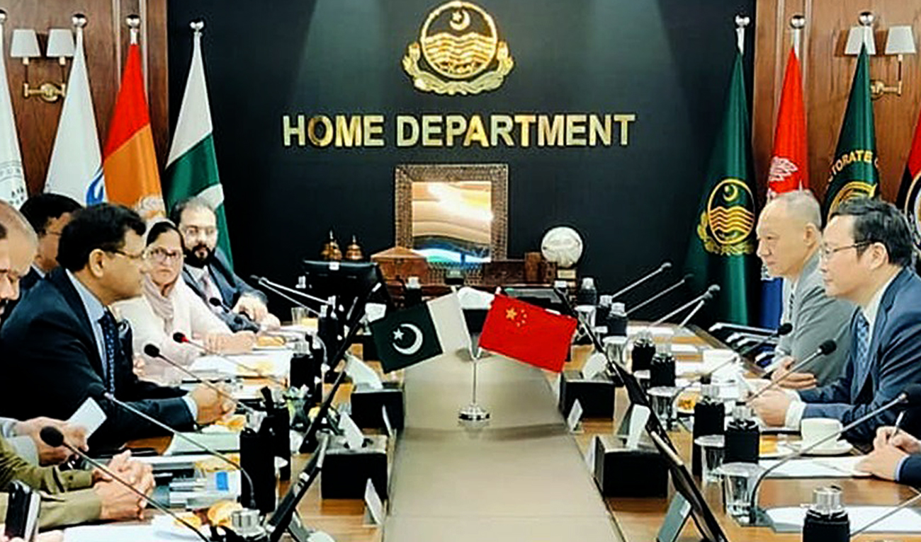Officials from Home Department Punjab and Chinese consulate gesture during a meeting in Lahore on July 30, 2025. (Photo courtesy: X/@homedptpunjab)