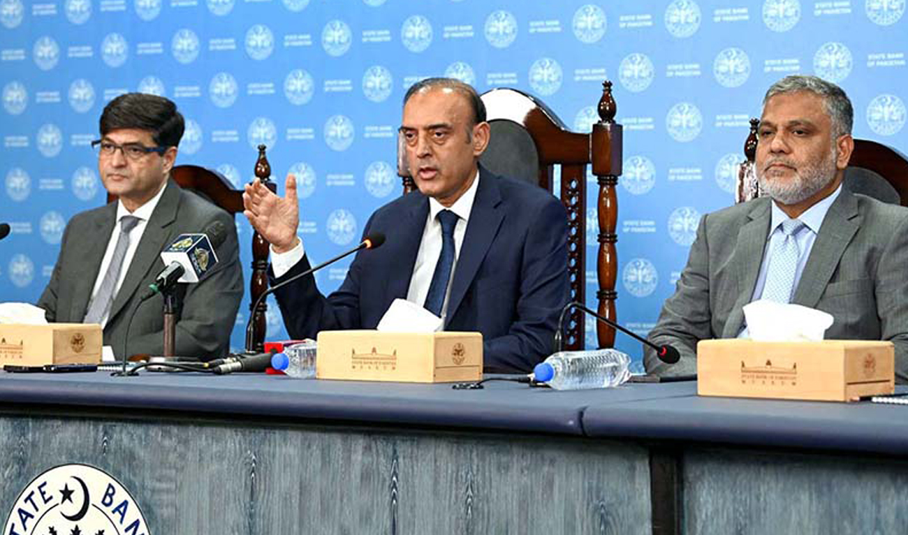 State Bank of Pakistan Governor Jameel Ahmed announces the Monetary Policy Committee’s (MPC) decisions during a press conference at the SBP building in Karachi on July 30, 2025. (APP)