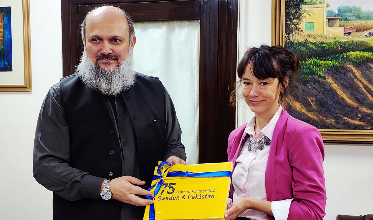Swedish Ambassador to Pakistan Alexandra Berg von Linde (right) calls on Commerce Minister Jam Kamal Khan in Islamabad on August 18, 2025. (@SwedenAmbPK/X)