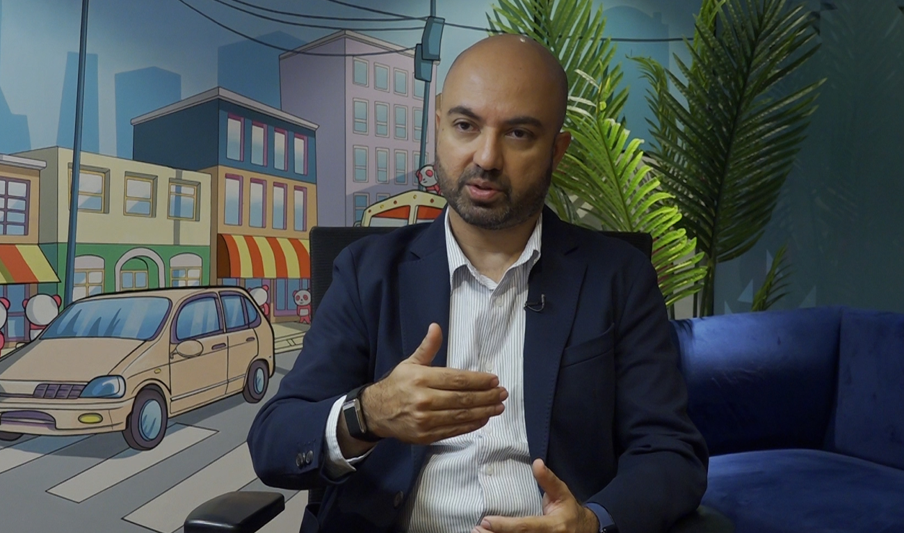 CEO of food and grocery delivery platform Foodpanda, Muntaqa Peracha, speaking with Arab News in Karachi, Pakistan, on August 10, 2025. (AN Photo)