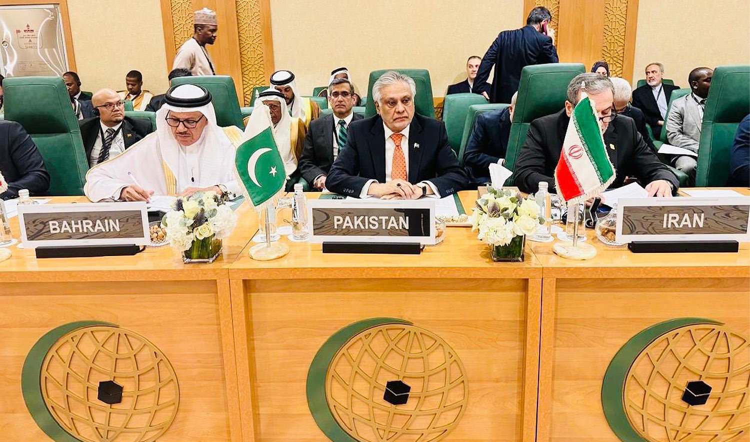 Pakistan’s deputy prime minister and foreign minister, Ishaq Dar (center), is attending an extraordinary meeting of the Organization of Islamic Cooperation (OIC) on Palestine in Jeddah, Saudi Arabia, on August 25, 2025. (Pakistan's Foreign Office)