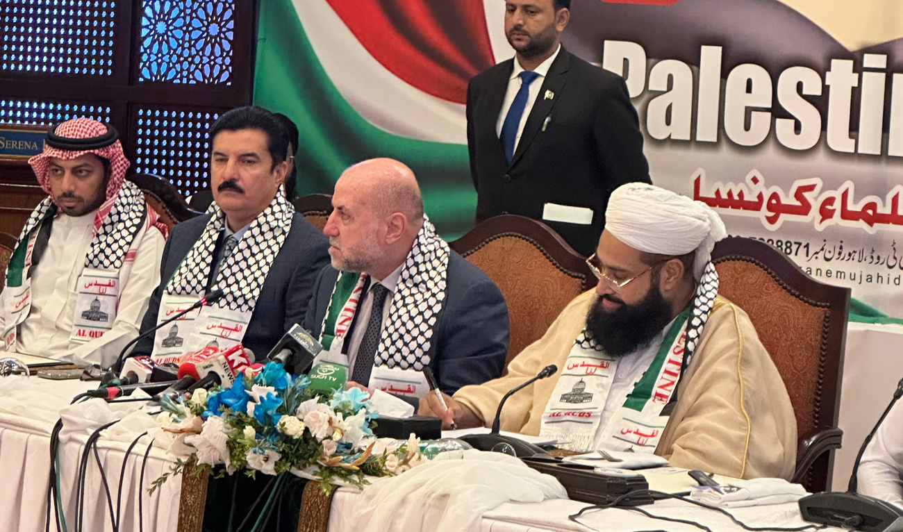 Dr. Mahmoud Al-Habbash (2R), Chief Islamic Justice of Palestine and adviser to Abbas on religious affairs, speaks during a conference on Palestine, in Islamabad on September 4, 2025. (AN Photo)