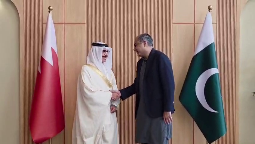 Pakistan’s Interior Minister Mohsin Naqvi (right) meets his Bahraini counterpart, Lt. Gen. Rashid bin Abdullah Al Khalifa, in Islamabad on September 10, 2025. (Pakistan's Interior Ministry)