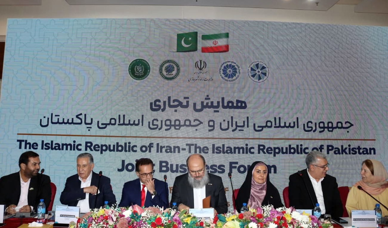 Pakistan’s Commerce Minister Jam Kamal Khan (center) attends the 22nd meeting of the Pakistan-Iran Joint Economic Commission (JEC), in Tehran, Iran, on September 16, 2025. (Commerce Ministry)
