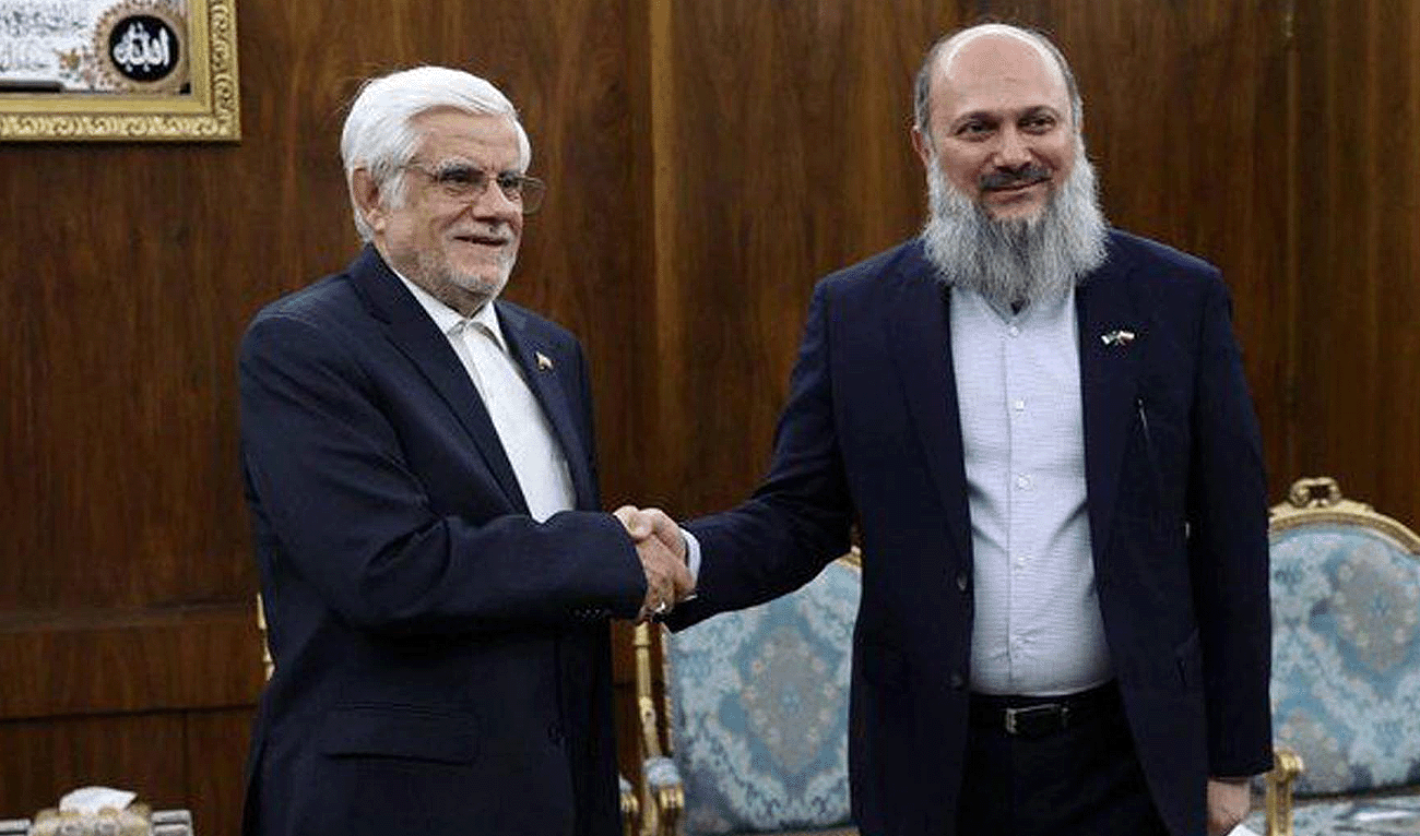 Pakistan's Federal Minister for Commerce, Jam Kamal Khan (right) shaking hands with Iran's Deputy Vice President, Mohammed Rez Aref, in Tehran, Iran on September, 17, 2025. (PID)