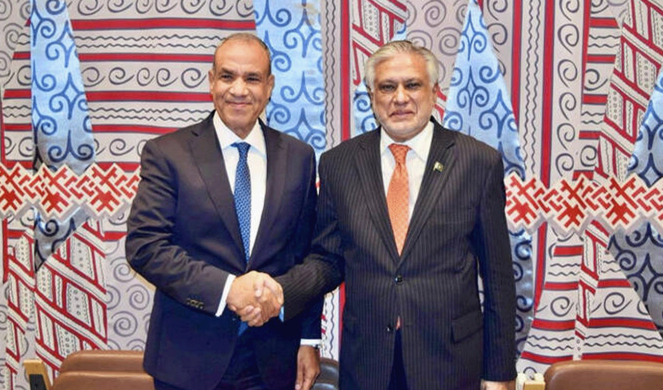 Pakistan's Prime Minister, Shehbaz Sharif (second-left) pictured with Saudi Arabia's Crown Prince, Mohammed bin Salman (second-right) and Field Marshal General Asim Munir (right) in Riyadh, Saudi Arabia, on September 17, 2025. (PID/File)