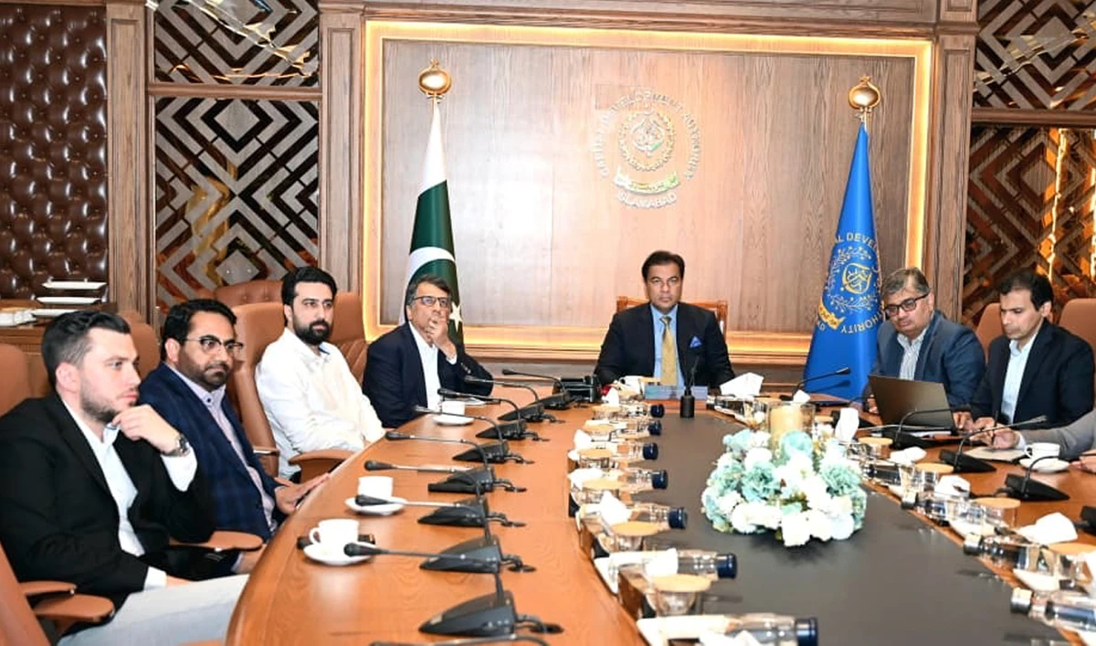 Chairman of the Capital Development Authority (CDA) and Chief Commissioner of Islamabad, Muhammad Ali Randhawa (third right), meets a delegation of investors from the United Arab Emirates (UAE) in Islamabad, Pakistan, on September 8, 2025. (CDA)