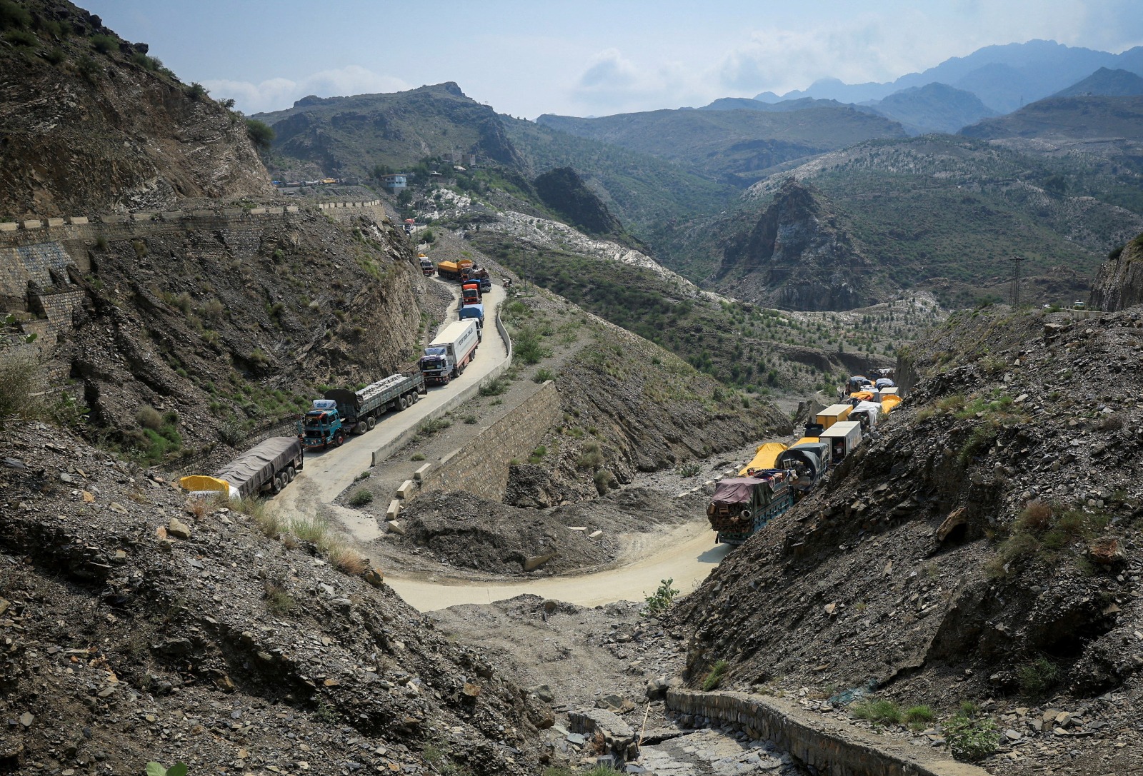 Vehicles loaded with the belongings of Afghan nationals head back to Afghanistan, after Pakistan started to deport documented Afghan refugees, near Torkham border crossing between Pakistan and Afghanistan on September 1, 2025. (REUTERS/File)