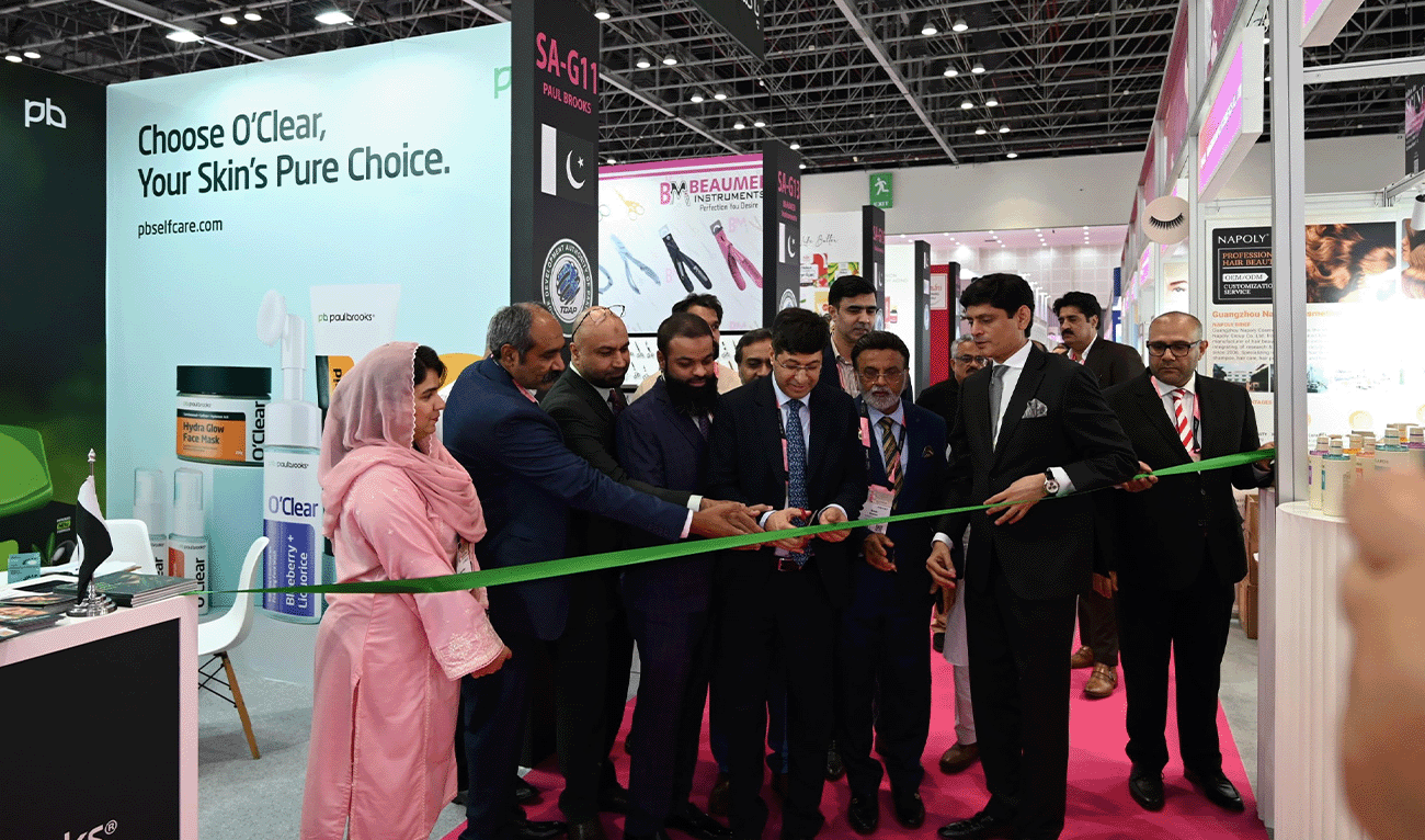 Consul General of Pakistan in Dubai Hussain Muhammad (fifth-right) inaugurating Pakistan's pavilion in Dubai at the 29th edition of the Beautyworld Middle East 2025 trade show on October 27, 2025. (PID)