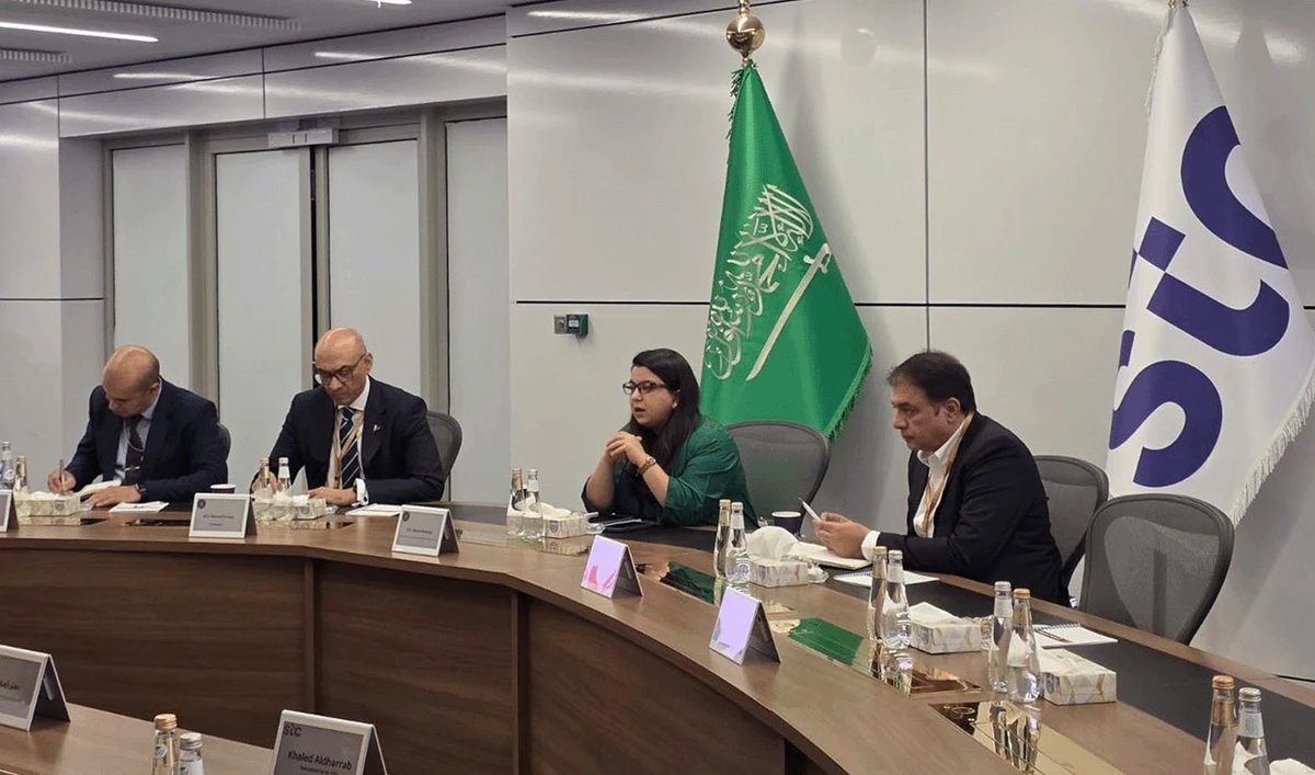 Pakistan's IT Minister Shaza Fatima (second-right) in conversation with Saudi Telecom Company in Riyadh, Saudi Arabia, on October 3, 2025. (PID)