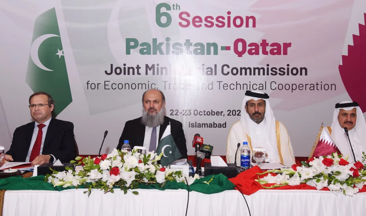Pakistan’s Commerce Minister Jam Kamal Khan (second left) and his Qatari counterpart, Sheikh Faisal bin Thani bin Faisal Al Thani (second right), attend the sixth session of the two-day Pakistan-Qatar Joint Ministerial Commission (JMC) in Islamabad, Pakistan, on October 23, 2025. (Government of Pakistan)