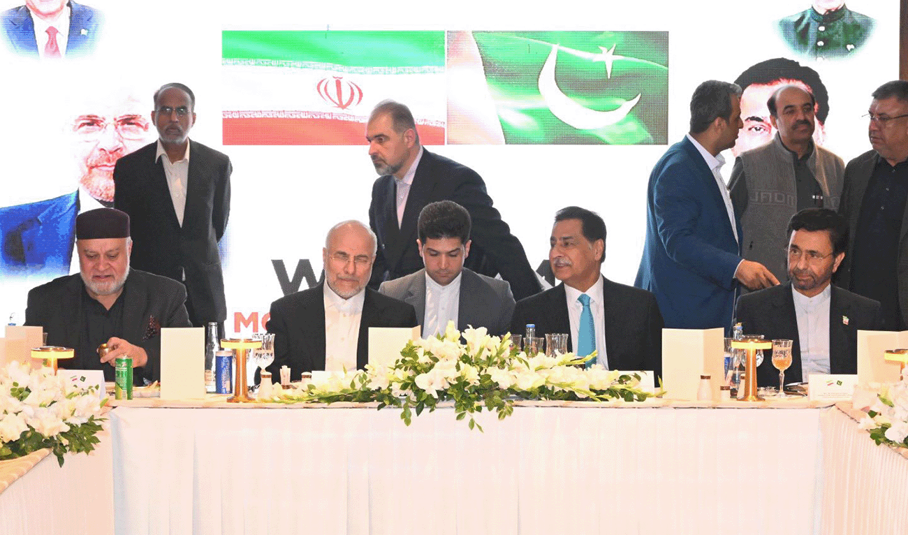 Speaker of National Assembly of Pakistan, Sardar Ayaz Sadiq (front rwo, second right), hosting parliamentary delegation of Iran in Islamabad, Pakistan, on November 11, 2025. (National Assembly of Pakistan/facebook)