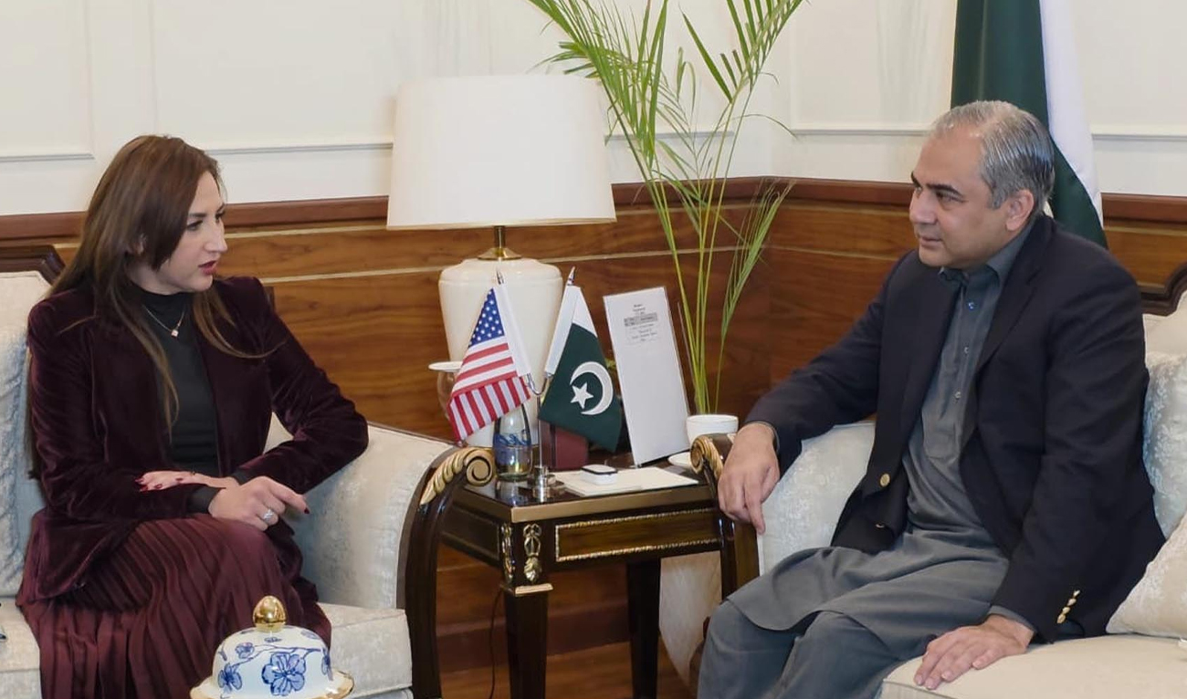 Acting US Ambassador to Pakistan Natalie Baker speaks during a meeting with Pakistan’s Interior Minister Mohsin Naqvi (right) in Islamabad on November 18, 2025. (PID)