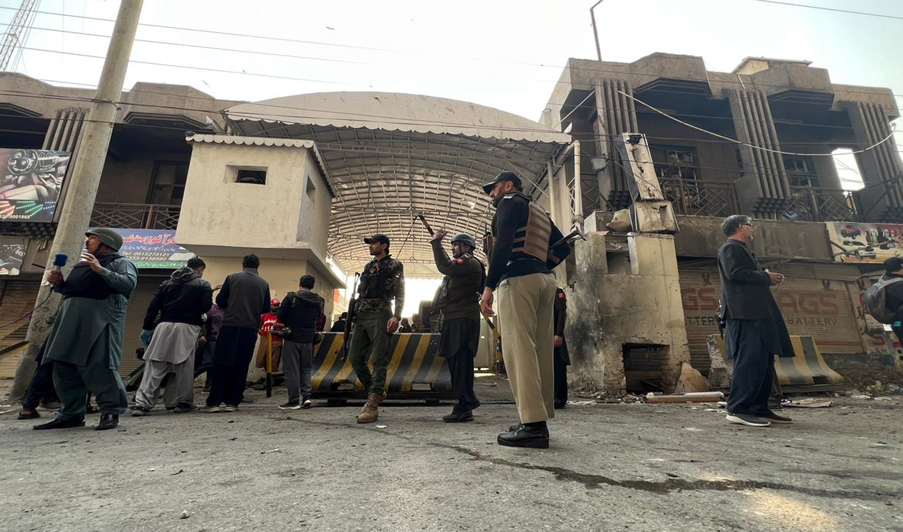 Security personnel stand guard outside the headquarters of the Federal Constabulary in Peshawar, Pakistan, on November 24, 2025. (AN)