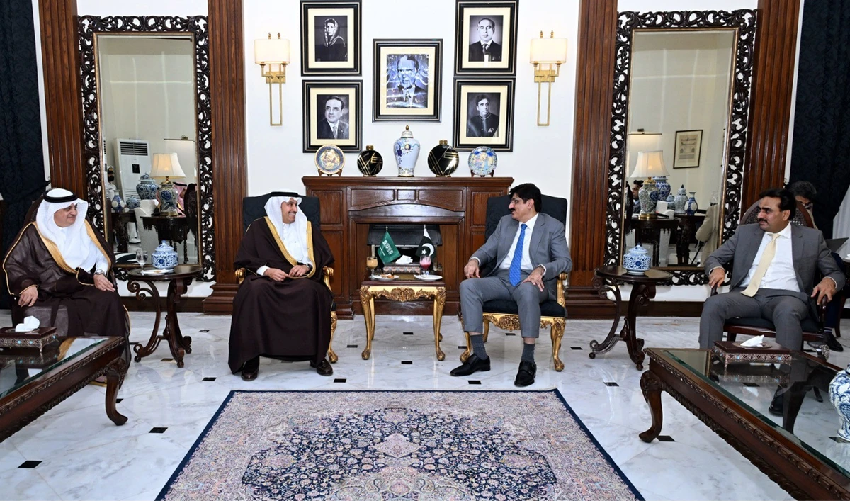 Chief minister of Pakistan’s Sindh province, Syed Murad Ali Shah (second right), meets Saudi Arabia’s Transport Minister Saleh bin Nasser Al-Jasser (second left) and Kingdom’s Ambassador to Pakistan Nawaf bin Said Al-Malki (left) at the Chief Minister’s House in Karachi, Pakistan, on October 11, 2025. (Sindh Chief Minister House)
