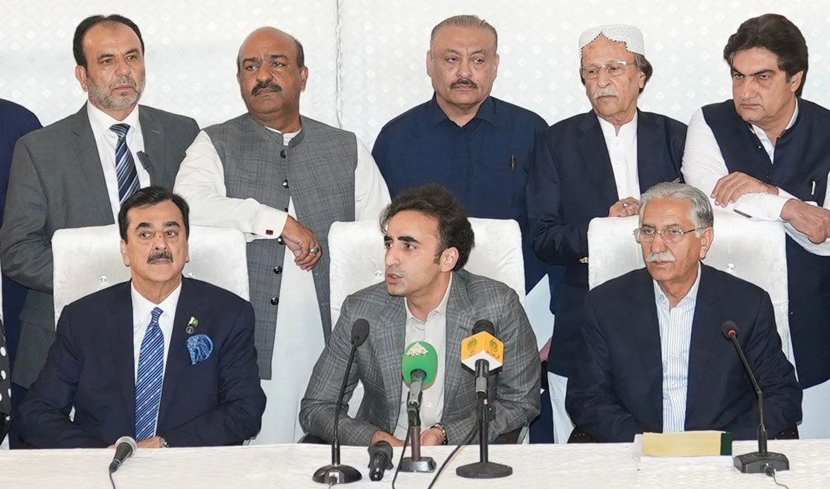 Chairman Pakistan People’s Party, Bilawal Bhutto-Zardari (center sitting), speaks during a news conference in Karachi, Pakistan, on November 6, 2025. (Facebook/@Bilawalhouse)