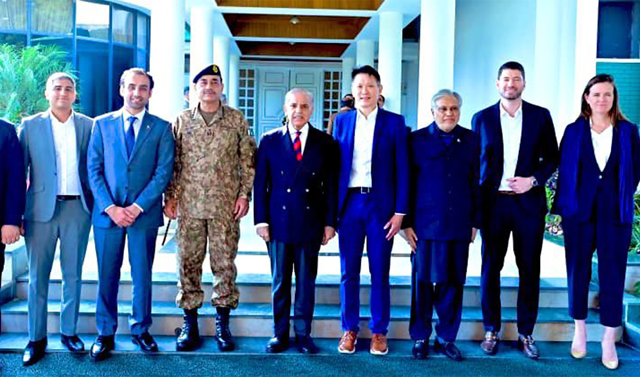 Binance team, led by its Chief Executive Officer Richard Teng (fourth right), meets Pakistani Prime Minister Shehbaz Sharif and Chief of Army Staff and Chief of Defense Forces Field Marshal Syed Asim Munir in Islamabad, Pakistan, on December 6, 2025. (Pakistan government)