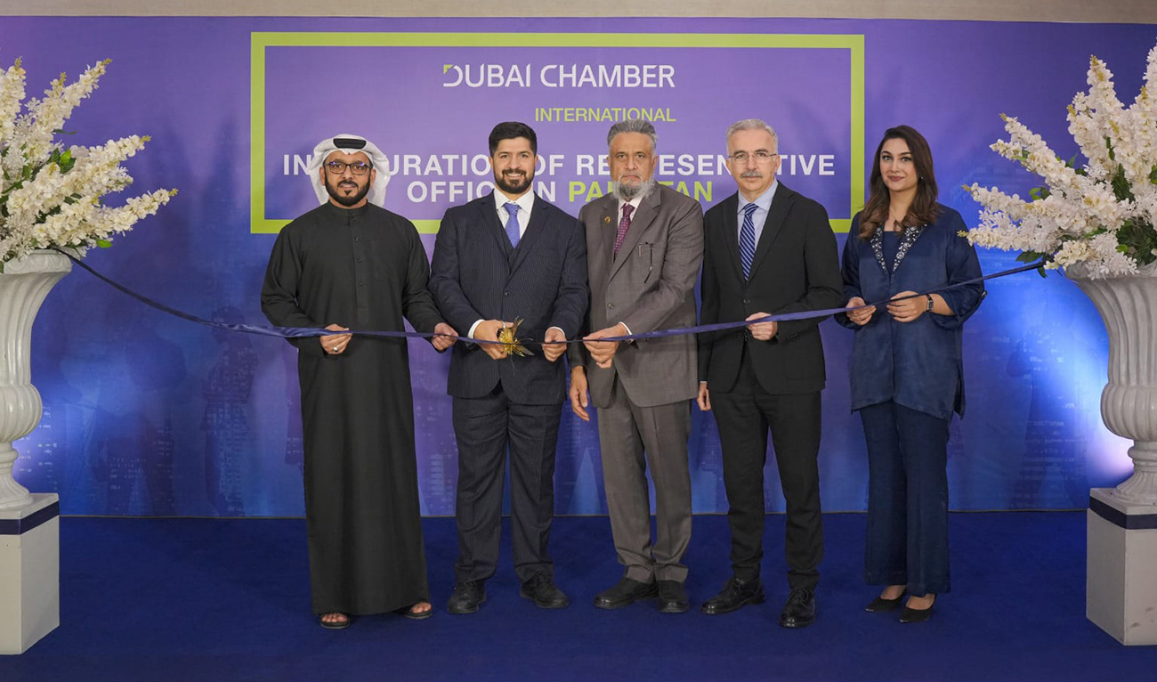 UAE Consul General Dr. Bakheet Ateeq Alremeithi (left), alongside officials and members of Pakistan’s business community at the inauguration of Dubai International Chamber in Karachi on December 9, 2025. (Pakistan, Dubai Chambers)