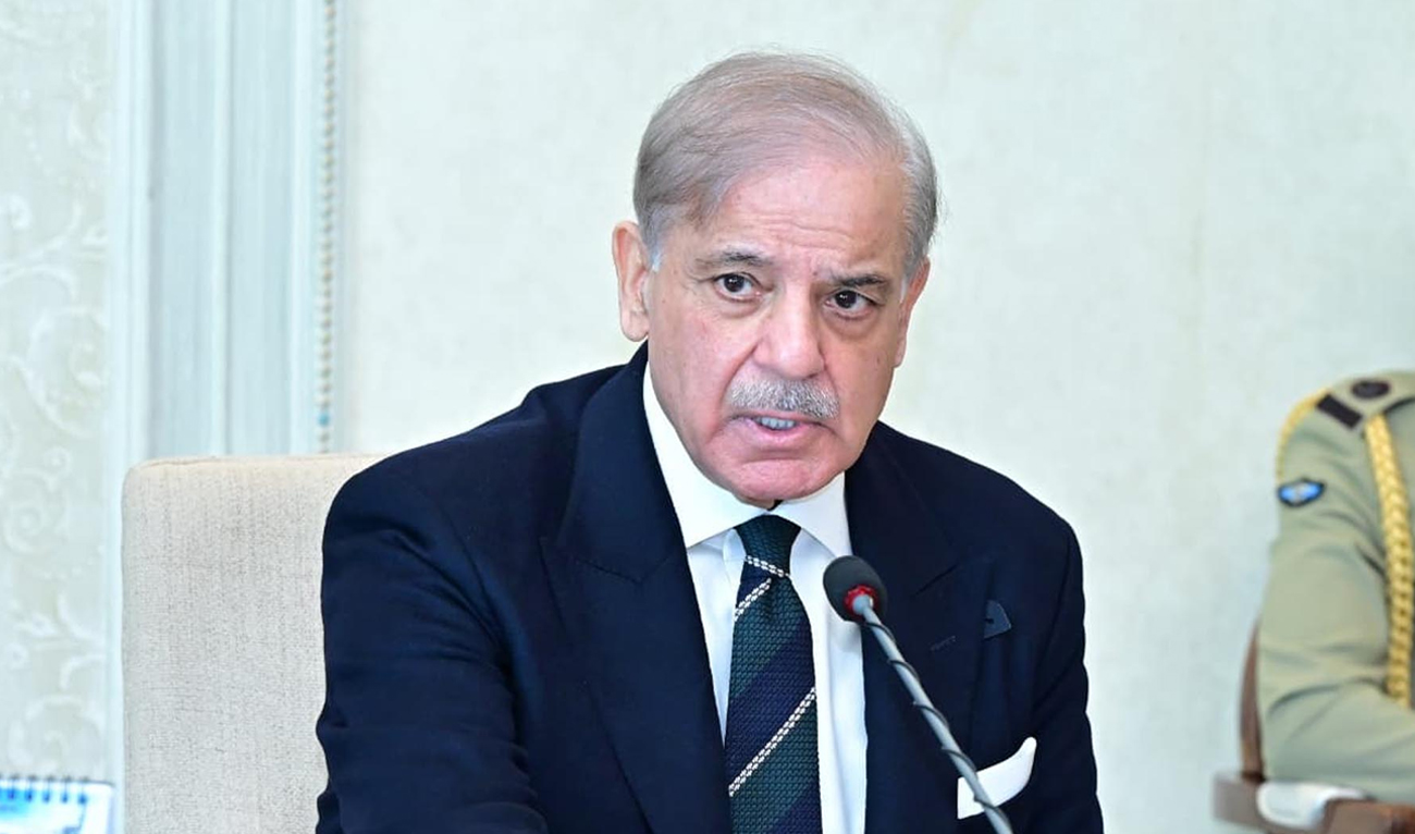 Prime Minister Shehbaz Sharif chairs a meeting in Islamabad, Pakistan, on December 15, 2025. (PID/File)
