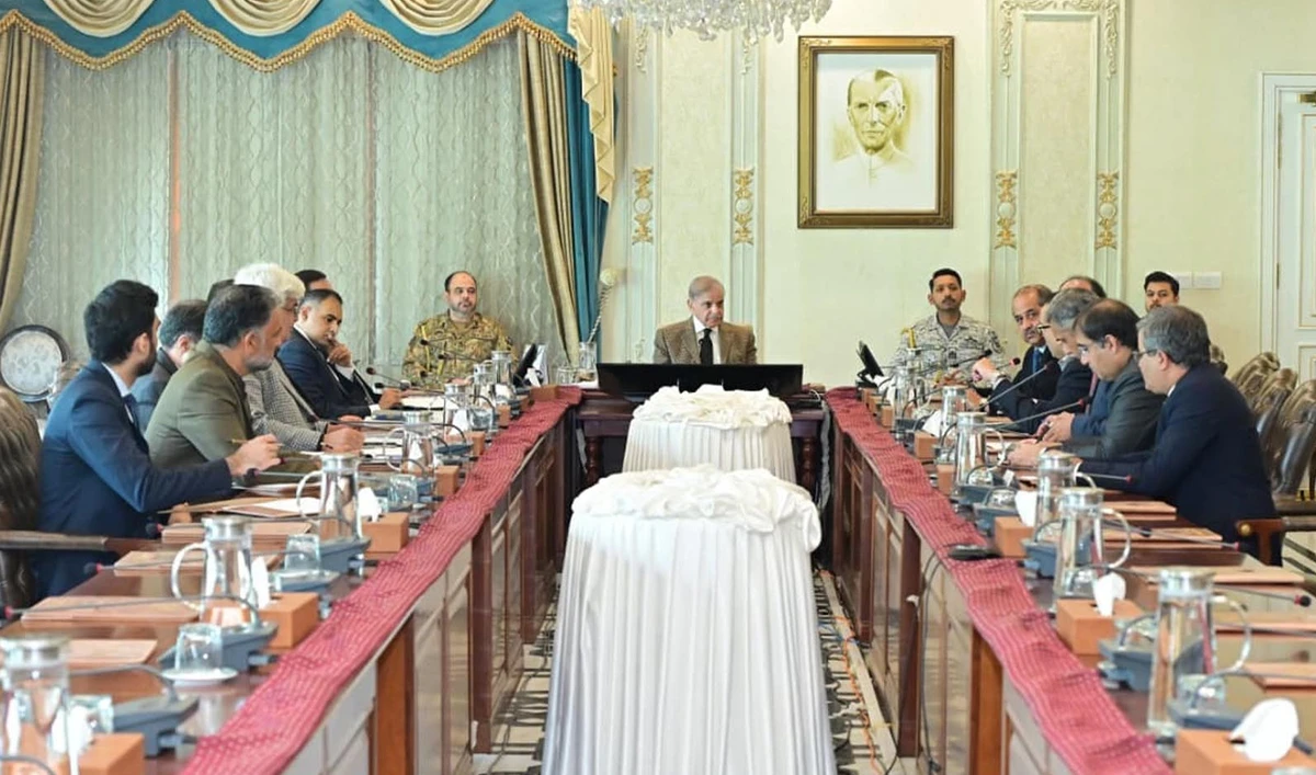 Prime Minister Shehbaz Sharif (center) chairs a weekly performance review meeting of the Federal Board of Revenue (FBR) in Islamabad, Pakistan, on December 19, 2025. (PID)